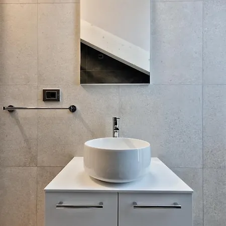 Apartment La Casa Di Malu Apart : Elegant Flats Turin