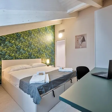 Apartment La Casa Di Malu Apart : Elegant Flats Turin