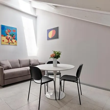 Apartment La Casa Di Malu Apart : Elegant Flats