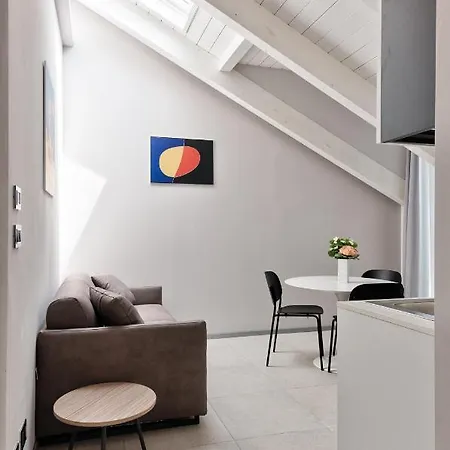 Apartment La Casa Di Malu Apart : Elegant Flats Turin