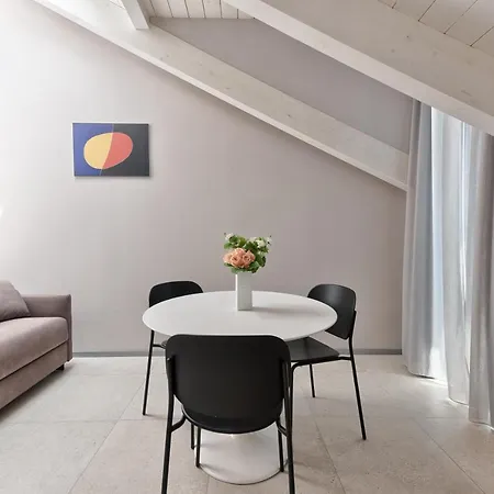 Apartment La Casa Di Malu Apart : Elegant Flats