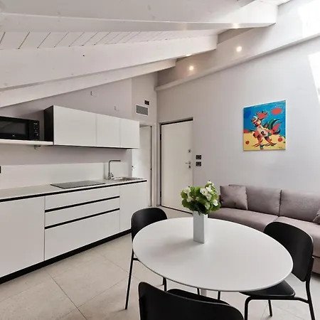 La Casa Di Malu Apart : Elegant Flats Apartment *