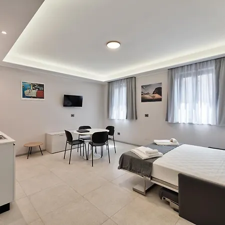 Apartment La Casa Di Malu Apart : Elegant Flats Turin